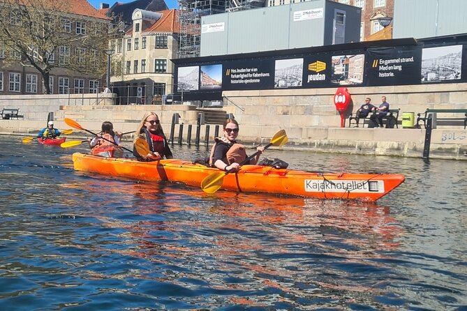 2 Hours Guided Kayak Tour in Copenhagen Harbor - The Royal Library and the Black Diamond from the water