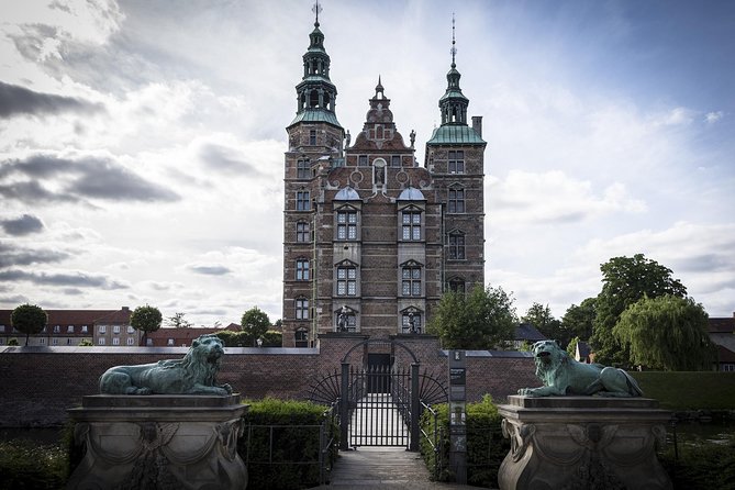 3 Hours Private Bike Tour in Copenhagen - Christiansborg and Denmark’s seat of government