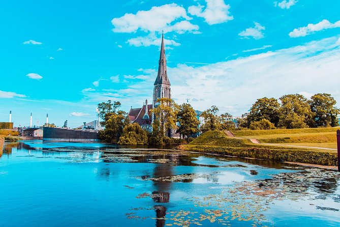 3 Hours Private Bike Tour in Copenhagen - Amalienborg Palace and royal Copenhagen