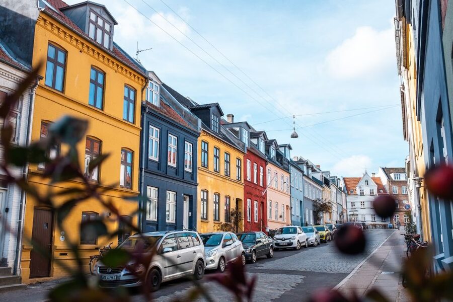 Aarhus: Express Walk with a Local in 60 minutes - Aarhus Cathedral and the city’s main landmarks