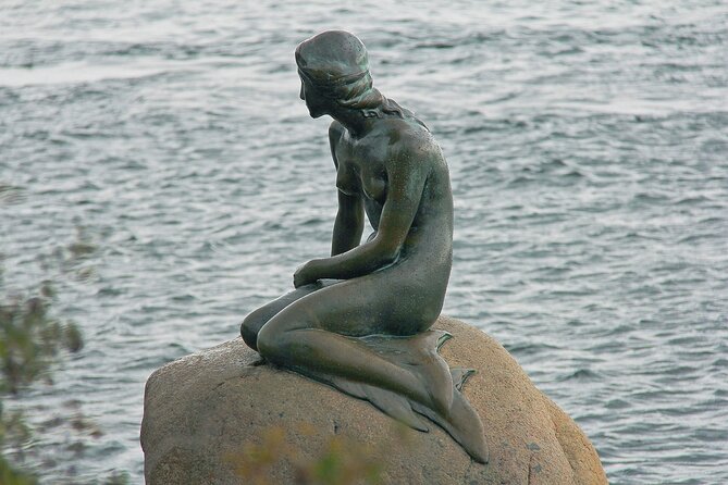 Biking tour -Copenhagen Small Group, max 10 people - Rosenborg Castle and the Round Tower