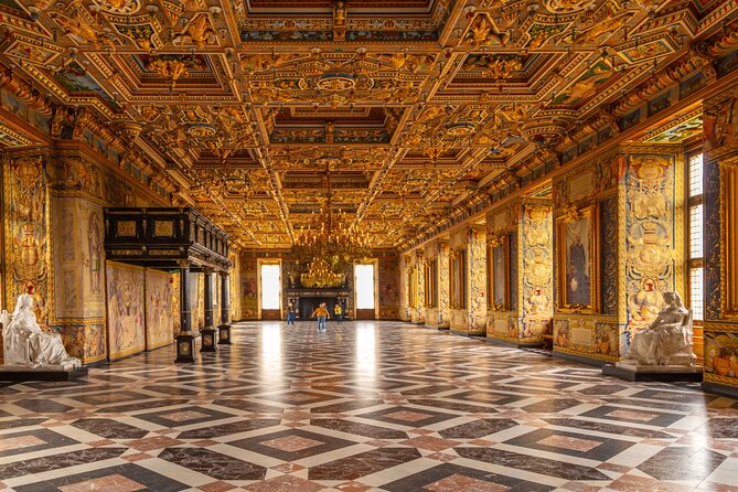 Castles of Kronborg and Frederiksborg from Copenhagen by Car - Choosing the five-hour guided visit