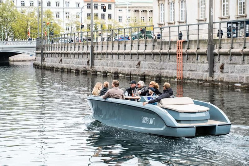 Copenhagen: 1 or 2-Hour Canal Tour in Silent Electric Boats - Amalienborg Palace and the royal waterfront