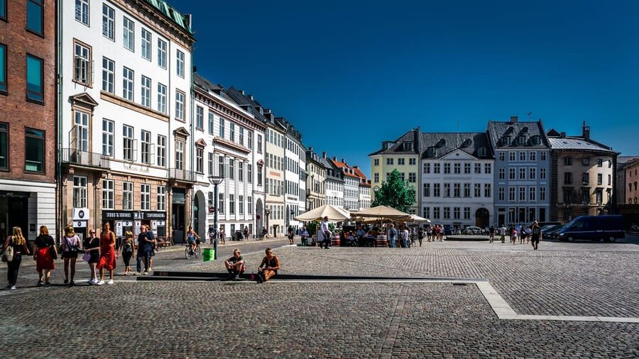 Copenhagen: 2-hour Old Town Private Walking Tour - Vor Frue Kirke and a royal wedding story