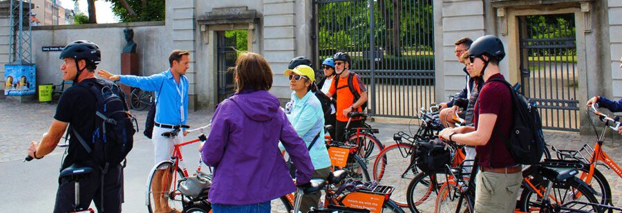 Copenhagen: 3-Hour City Highlights Bike Tour with Guide - Amalienborg, Amalie Garden, and the royal quarter