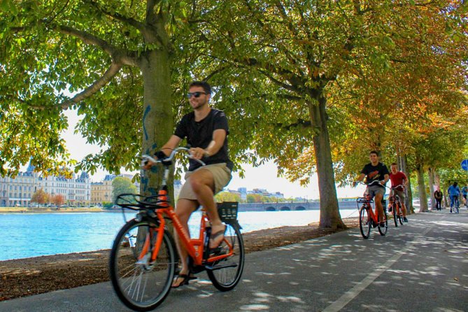 Copenhagen: 3 Hour Private Bike Tour - Christiansborg Palace and central Copenhagen
