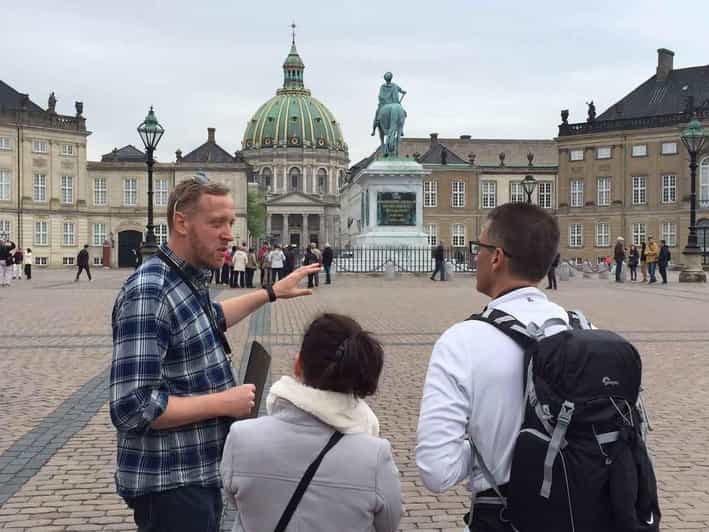 Copenhagen: A guided walk for first-timers in the city - The Black Diamond and a change of pace