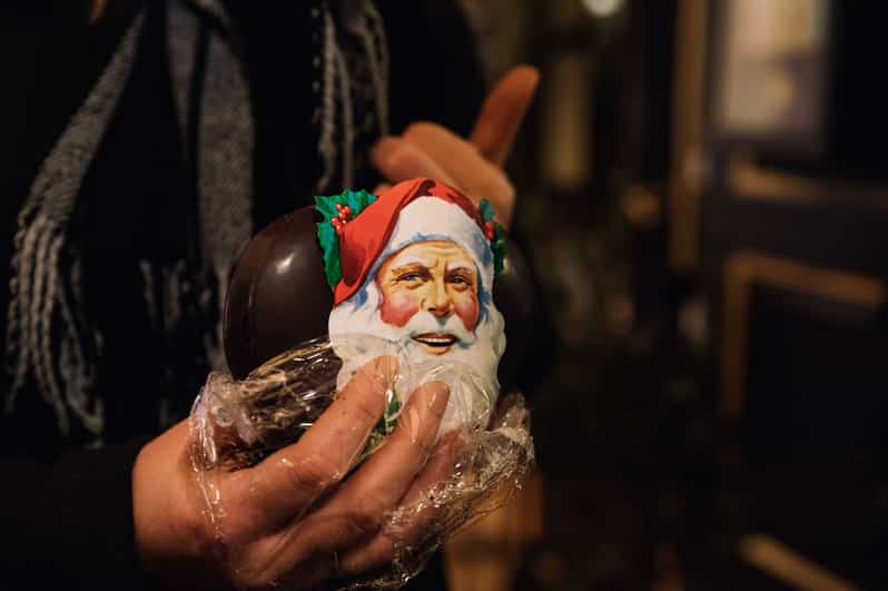 Copenhagen: Christmas Walking Tour with Treats and Drinks - What the three hours feel like