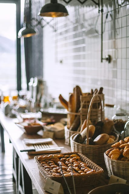 Copenhagen: Danish Pastry Crawl with Private Guide - How much food do you actually receive?