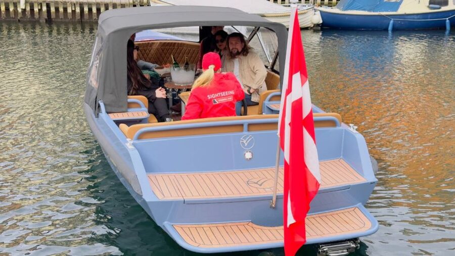 Copenhagen: Guided Canal Tour by Electric Boat - Seeing Copenhagen from Ved Stranden