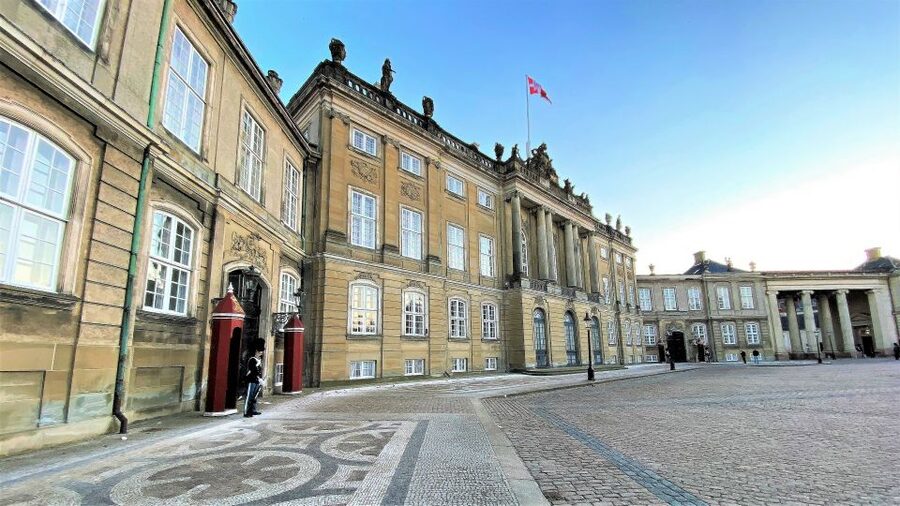 Copenhagen: Guided Walking Tour in French - From King’s New Square to Nyhavn