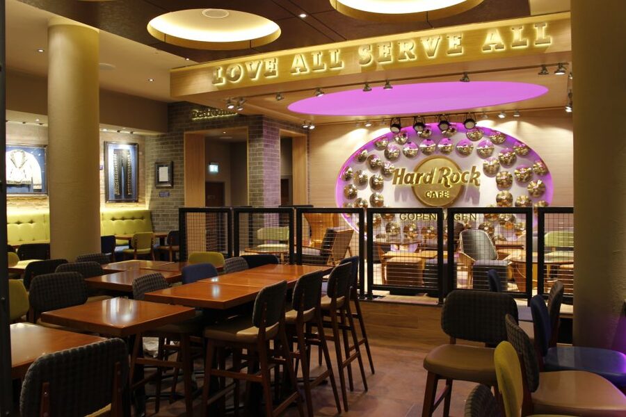 Copenhagen: Hard Rock Cafe with Set Menu for Lunch or Dinner - Desserts and included drinks