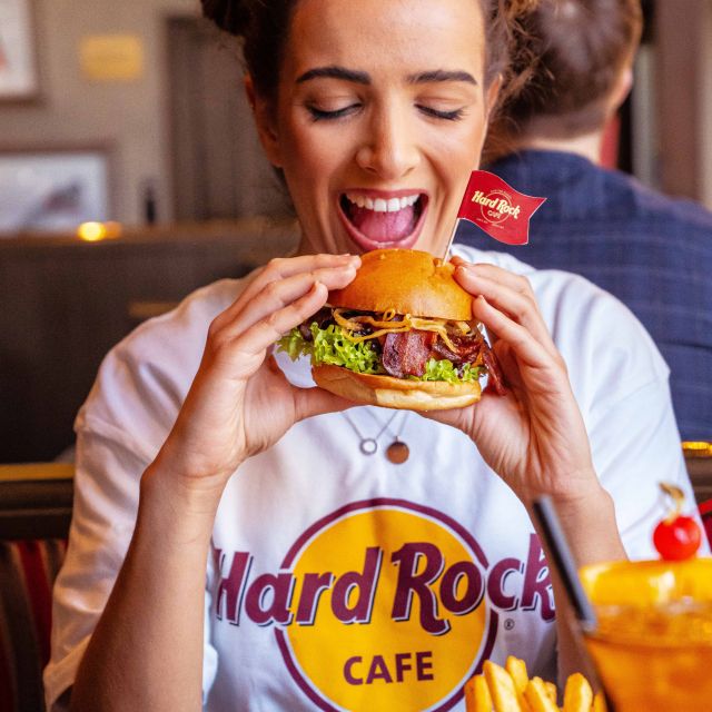Copenhagen: Hard Rock Cafe with Set Menu for Lunch or Dinner - Memorabilia, music, and the atmosphere