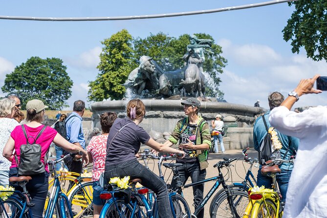 Copenhagen Highlights 3 Hour Bike Tour with local Guide - City Hall Square and Tivoli: a practical starting point