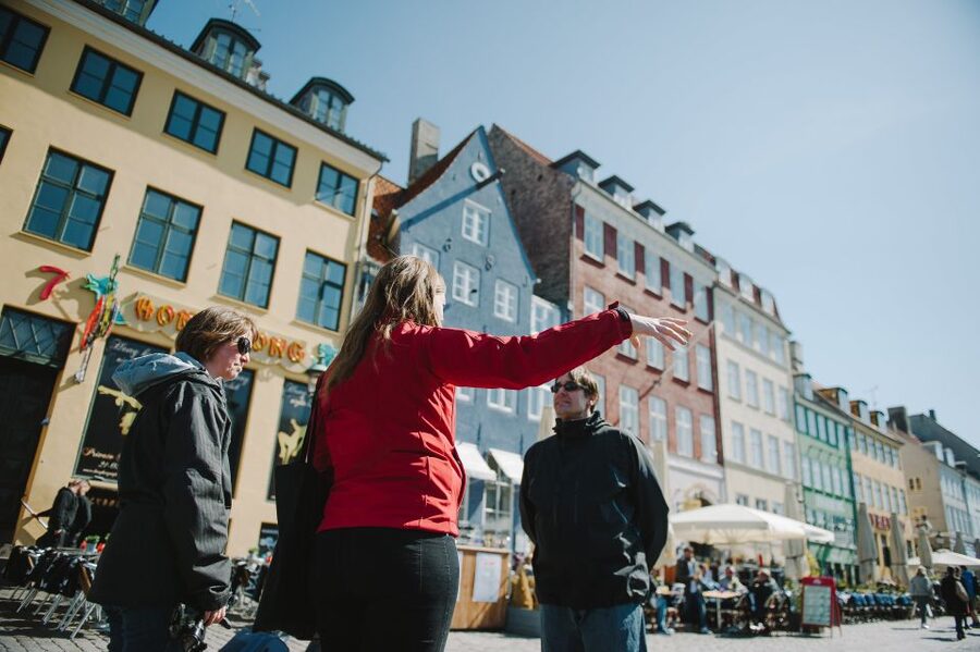 Copenhagen: Hygge and Happiness Culture Walking Tour - Pastries, flødeboller, chocolate, and coffee