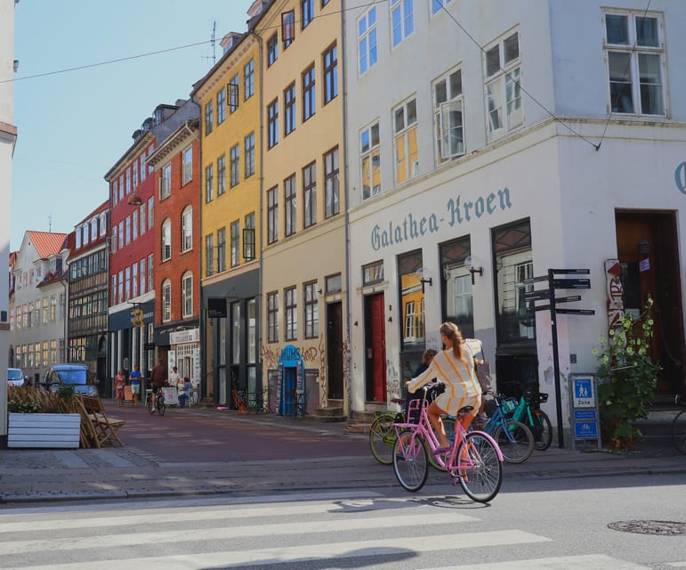 Copenhagen: Hygge & Highlights Walking Tour with Local Guide - King’s Garden and Rosenborg Castle
