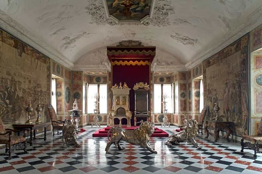 Copenhagen: Rosenborg Castle Entry Ticket - King’s Garden makes the ticket more worthwhile