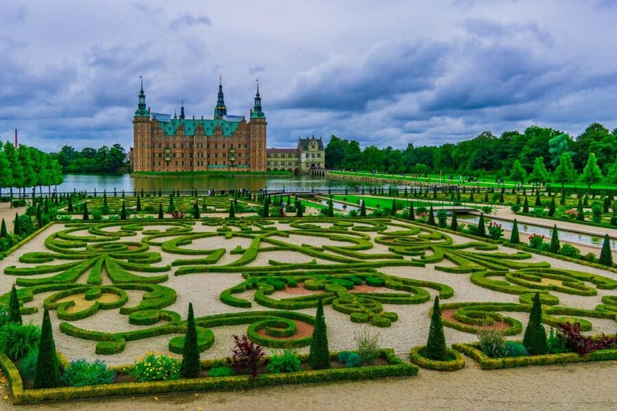 Copenhagen: Rosenborg Castle Tour with Skip-the-Line Ticket - Hotel pickup, meeting point, and transport choices
