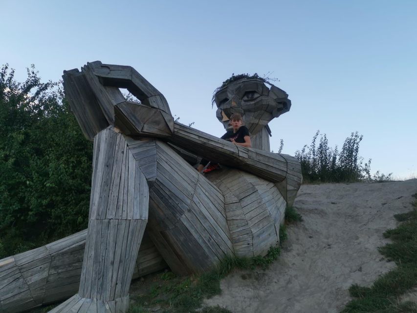 Copenhagen: The Six Forgotten Giants Hunt and Nature Walk - Sleeping Louis starts the search