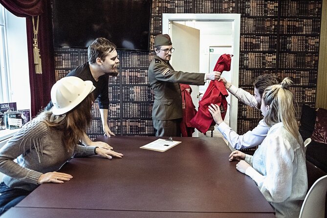 Downfall Spy Mission (Premium Private Escape Room) - The live actor is part of your team problem