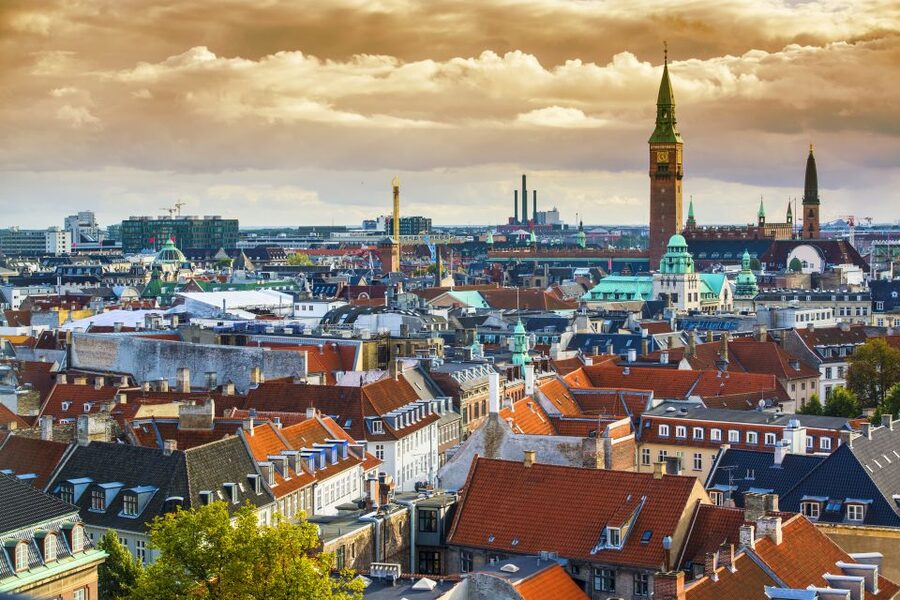 From Copenhagen: 4-hour Private Hamlet Castle Tour - The Dungeons, Legends, and Darker Side of the Castle