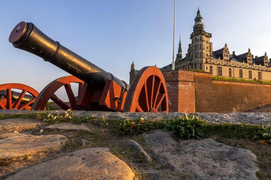Kronborg Castle Entry Ticket - Guided tours and exploring on your own