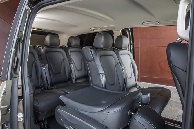 Luxury Vehicle Transfer from Copenhagen Airport CPH to Copenhagen - The ride itself: Mercedes S Class or V Class