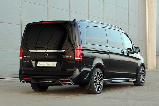 Private Luxury Van Departure from Copenhagen to Copenhagen Port - Leaving central Copenhagen without the taxi scramble