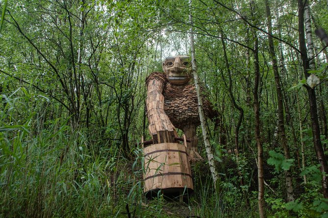 The Forgotten Giants Private Tour - Little Tilde across the lake at Vallensbæk Mose