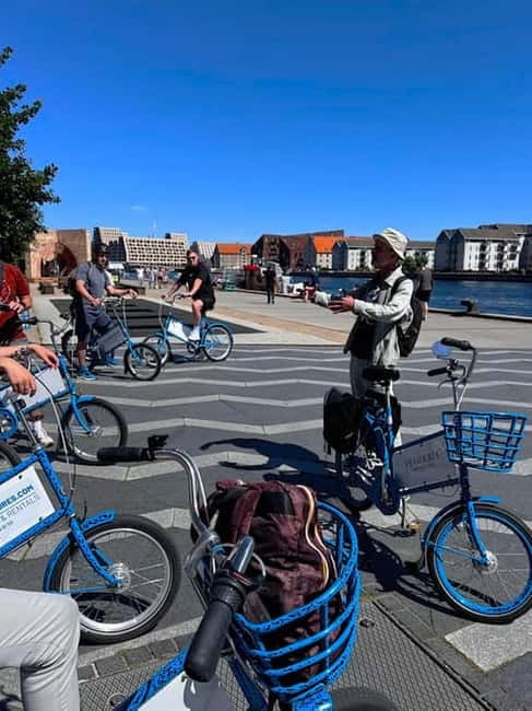 Urban Design and Livability E-bike Tour - Reading old landmarks and modern buildings together